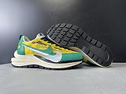 Nike Vaporwaffle sacai Tour Yellow Stadium Green CV1363-700 - 1