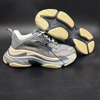 Ba1enc1age Triple S Grey 483513W06E11259