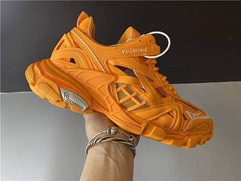 Ba1enc1age Wmns Track.2 Trainer Orange 568615W2GN55817