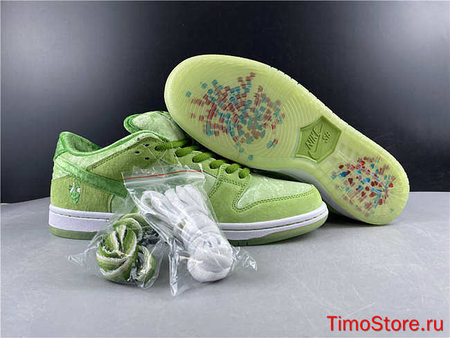 Nike SB Dunk Low Strange Love Green CT2552-300 - 1