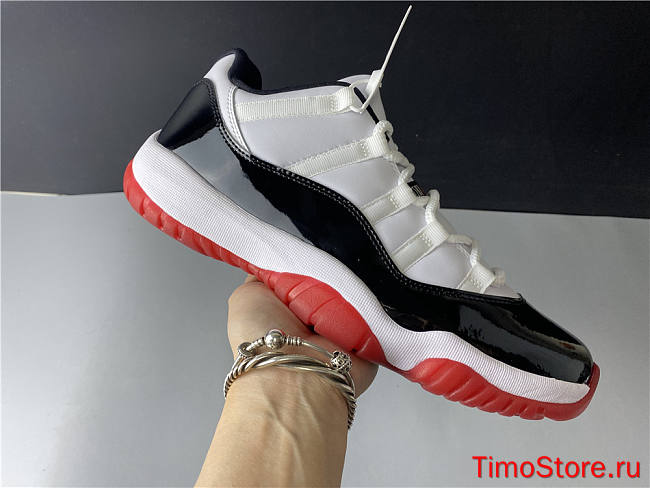 Nike Air Jordan 11 Retro Low Concord Bred AV2187-160 - 1