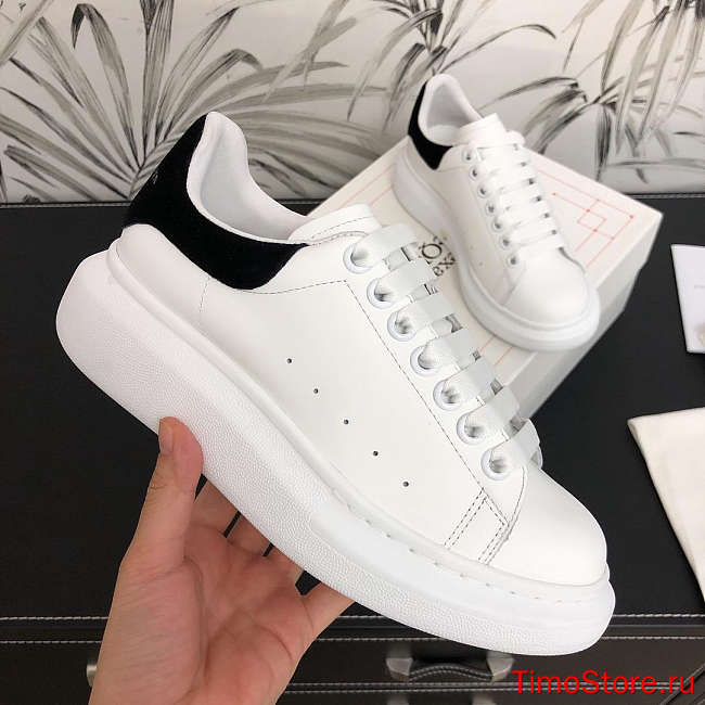 Alexander McQveen Oversized Sneaker White Black 587691WHX129061 - 1