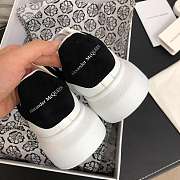 Alexander McQveen Oversized Sneaker White Black 587691WHX129061 - 3