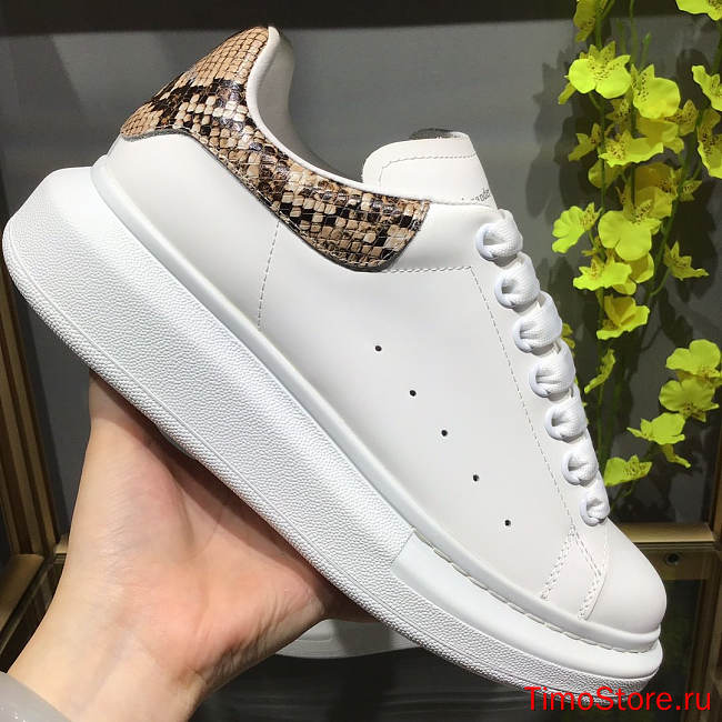 Alexander McQveen Oversized Sneaker Snakeskin 553680WHWKC9306 - 1