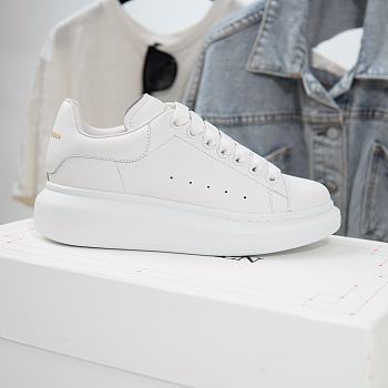 Alexander McQveen Oversized Sneaker White 553770WHGP09000 