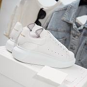 Alexander McQveen Oversized Sneaker White 553770WHGP09000  - 6