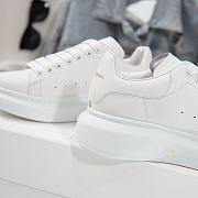 Alexander McQveen Oversized Sneaker White 553770WHGP09000  - 4