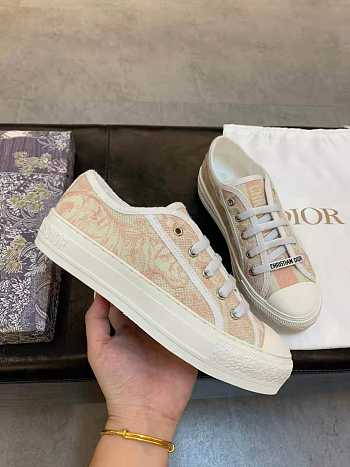 D1or Low Top Pink White