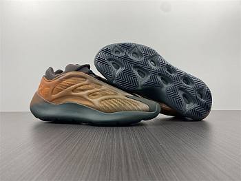 Adidas Yeezy 700 V3 Copper Fade 