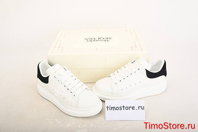 Alexander McQveen Oversized Classic Sneaker White Black 553770WHGP79061 - 1