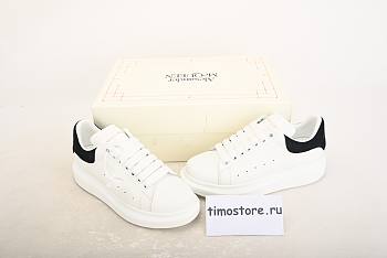 Alexander McQveen Oversized Classic Sneaker White Black 553770WHGP79061