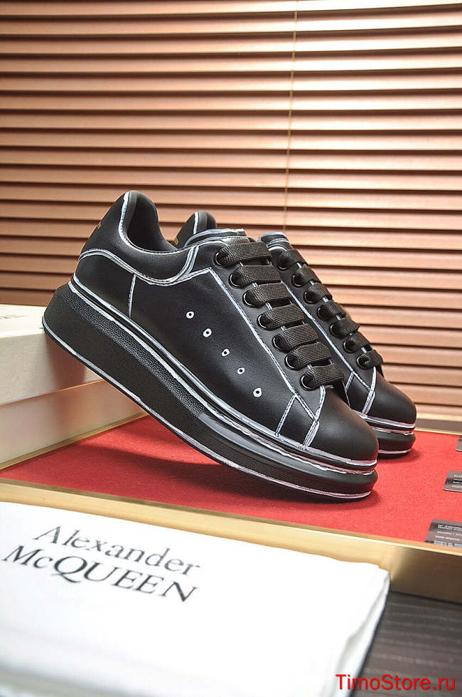 Alexander McQveen Oversized Sneaker 2159260 - 1