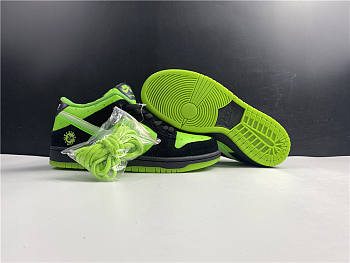 Nike SB Dunk Low A1