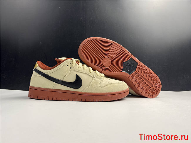 Nike SB Dunk Low Pro Hennessy BQ6817-100 - 1