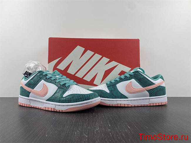 Dunk SB Low Snake Skin DR8577-300 - 1