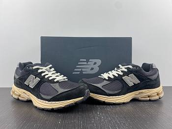 New Balance 2002R Black Dark Grey M2002RHO