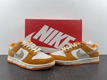 Nike Dunk Low “Safari Swoosh” DR0156-800 