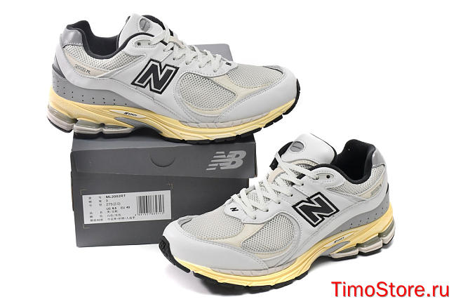 thisisneverthat x 2002R 'White' New Balance ML2002RT - 1