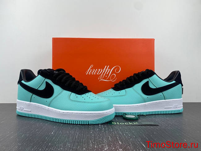 Tiffany & Co. x Nike Air Force 1 Low DZ1382-002 - 1