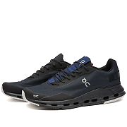 on clon cloudnova form black - 3