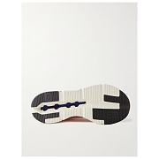 on clon cloudnova form white - 2