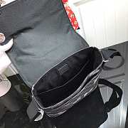 1ouis Vu1tton DISTRICT Men's small handbag - 3