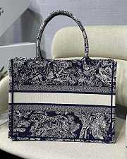 D1or Lady Oblique Canvas Book Tote 36.5 x 28cm - 3