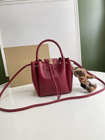 Bvrberry Handbag 220418M 16x15x17.5cm 