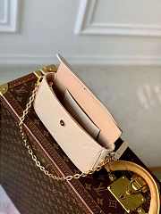 1ouis Vu1tton Wallet on Chain Ivy 23.5 x 12.0 x 4.3 white - 2