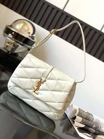 YS1 698567 le 57 shoulder bag in quilted lambskin3 24×18×5.5cm