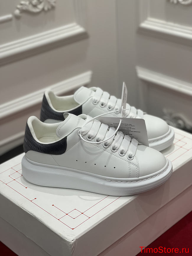Alexander McQueen 2 - 1