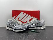 Air Zoom Vomero 5  FD0884-025 - 1