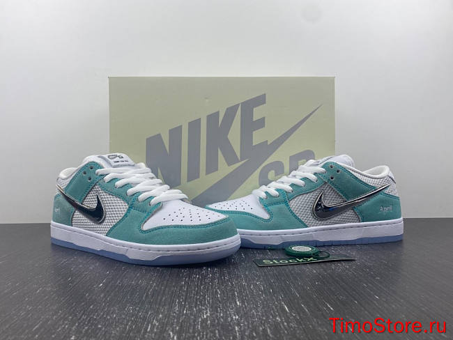 Dunk SDCAI*NIKE SB Low FD2562-400 - 1