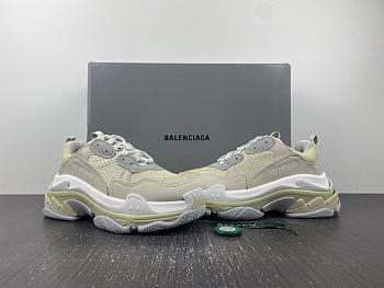 BALENCIAGA triple s 61