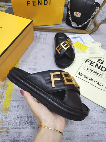 fend1 sandals