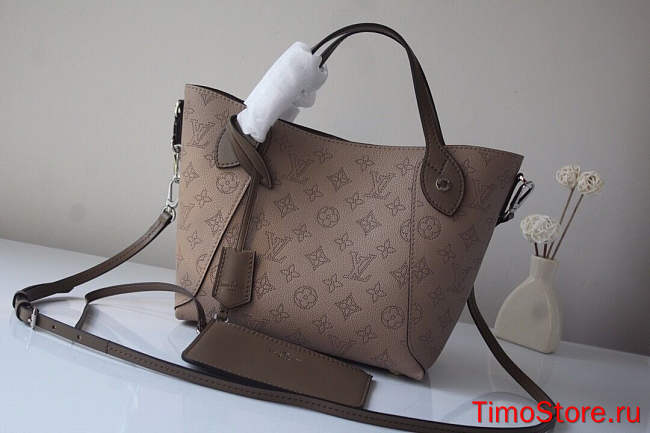 1ouis Vu1tton  HINA small handbag ‭23.0x 21.0x 13.0 cm ‬  - 1