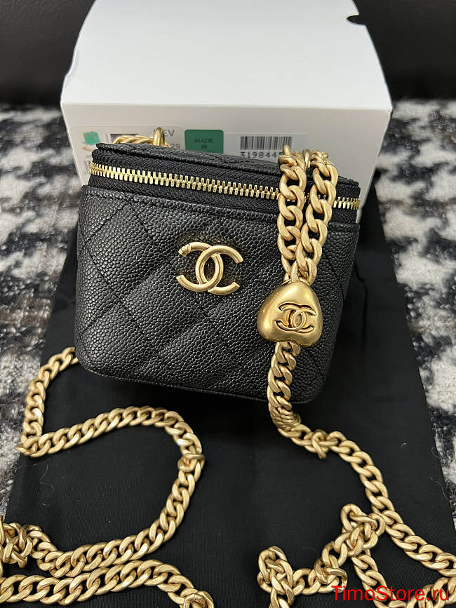 chane1 HANDBAGS 10*8.5 - 1