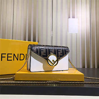 Fend1 Original Calfskin Leather Pocket in White 18 x 10 x 4 cm