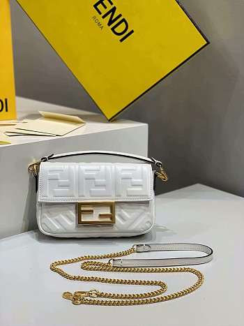 Fend1 Mini Baguette White 18cm 