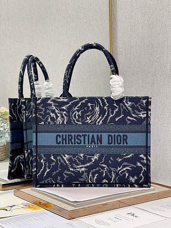 D1or  Book Tote Bag 05 36 x 28x 16.5cm 