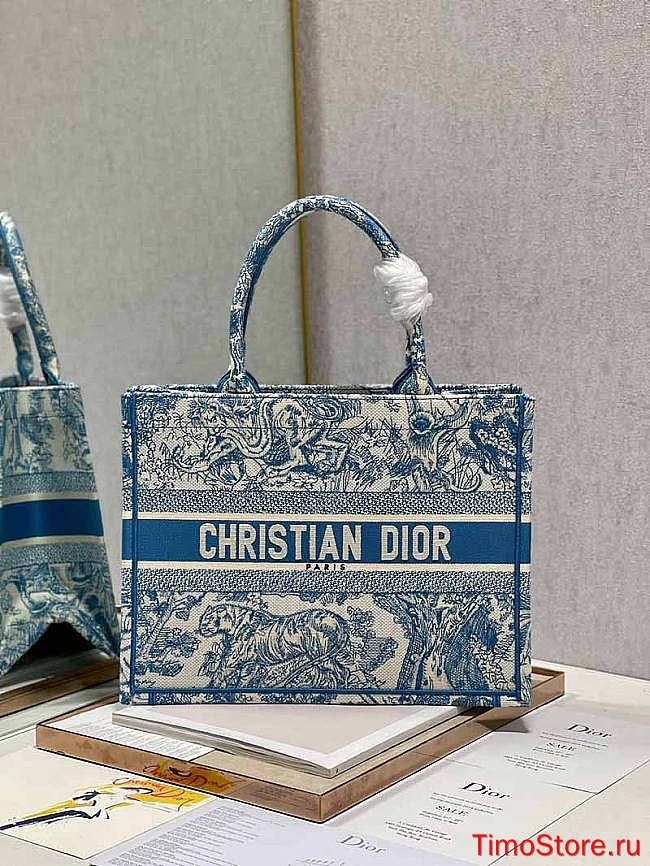 D1or  Book Tote Bag 04 36 x 28x 16.5cm  - 1