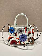 proda Tote Bag White with Gold Hardware 24.5 X16.5X11cm - 6