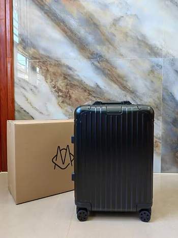 Rimowa suitcases black 