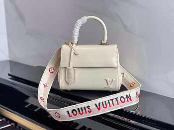 1ouis Vu1tton M58928 Cluny Mini9 20.0 x 16.0 x 7.5 