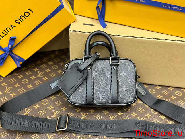 1ouis Vu1tton  Nano Porte Documents Voyage 20 x 13 x 5.5  - 1