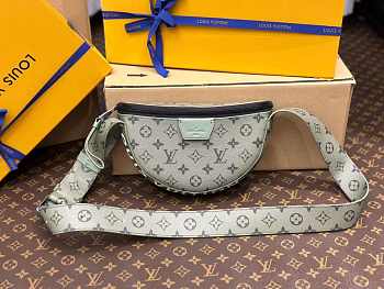 1ouis Vu1tton Moon Crossbody 24.5 x 16 x4.5 