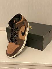 Air Jordan 1 Mid SE Chocolate  - 5