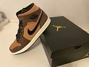 Air Jordan 1 Mid SE Chocolate  - 3