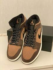 Air Jordan 1 Mid SE Chocolate  - 4