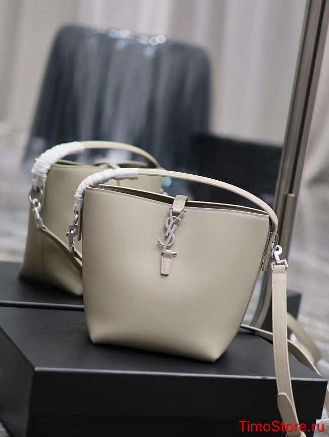 YS1  749036 LE 379 S:749036 17×20×13cm  - 1